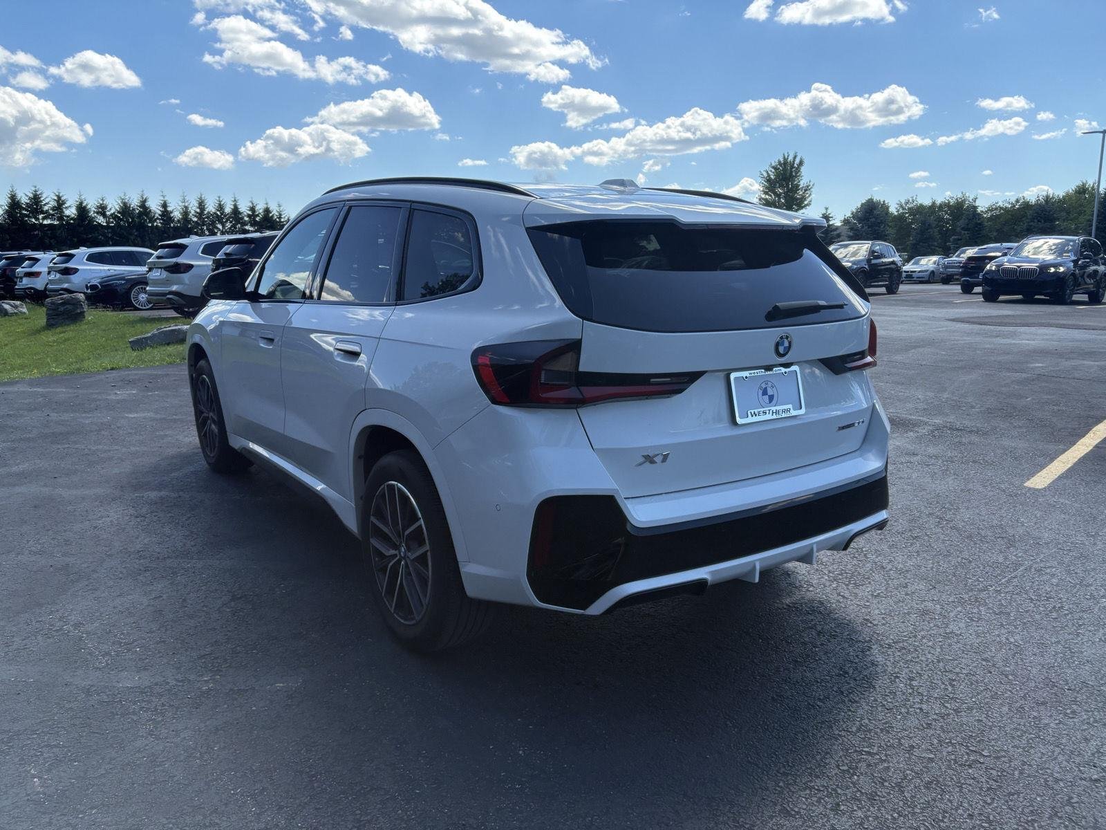 Used 2023 Alpine White BMW xDrive28i image 6