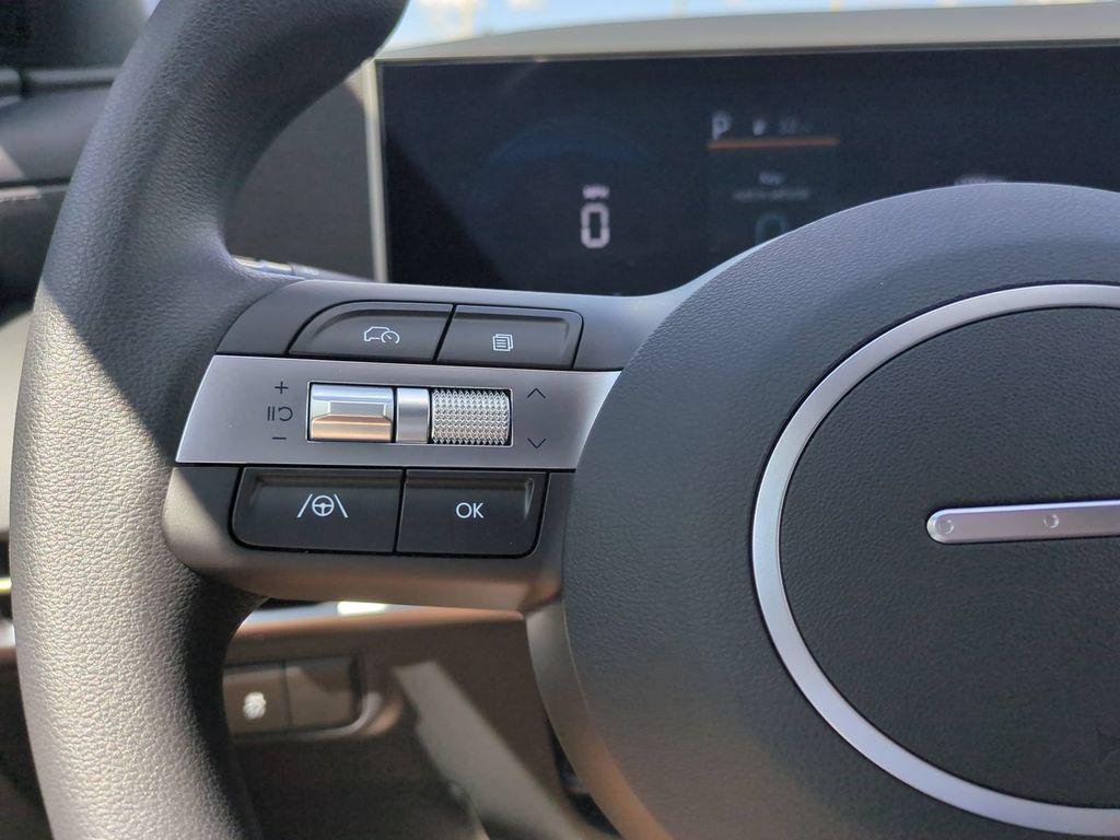New 2027 White Hyundai SE FWD image 30