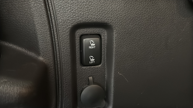Used 2013 Tuxedo Black Metallic Ford Limited image 29