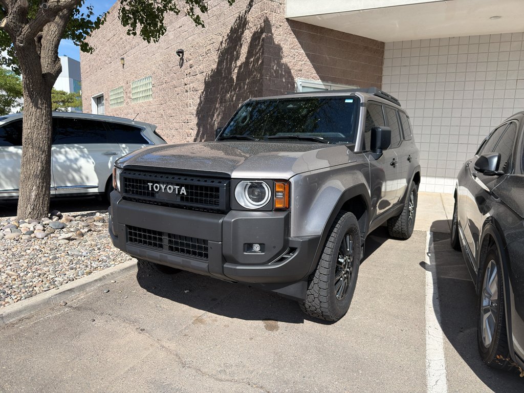Used 2025  Toyota  image 1
