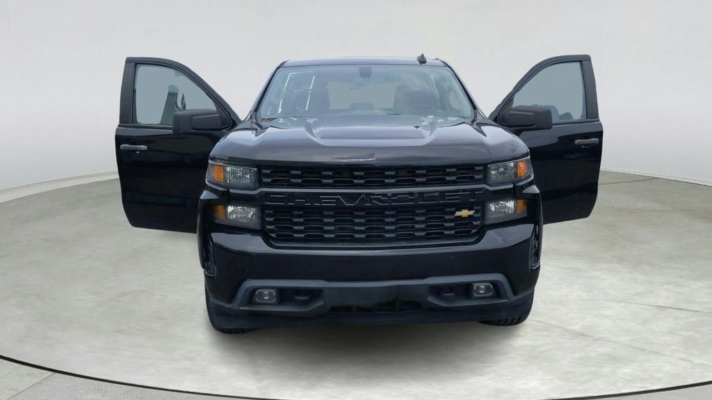 Used 2021 Black Chevrolet Custom image 9
