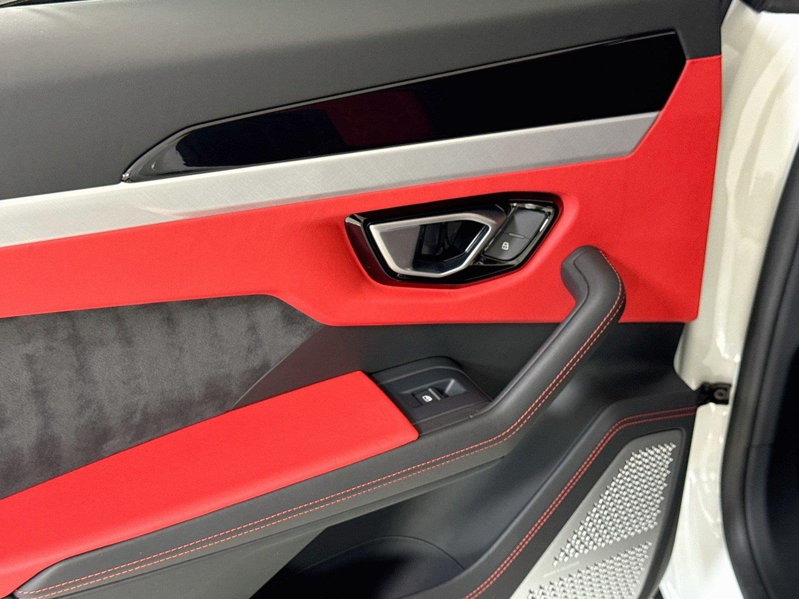 Used 2020 Bianco Icarus Metallic Lamborghini Carbon Bonnett | Custom Exhaust | Only 10K Miles image 26