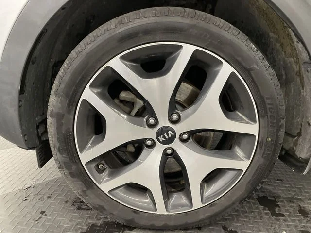 Used 2017 Sparkling Silver Kia SX image 10