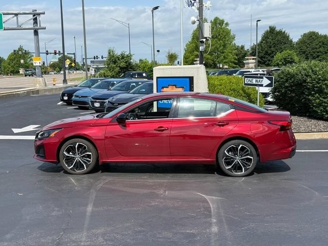 Used 2024 Red Nissan SR Intelligent AWD image 2