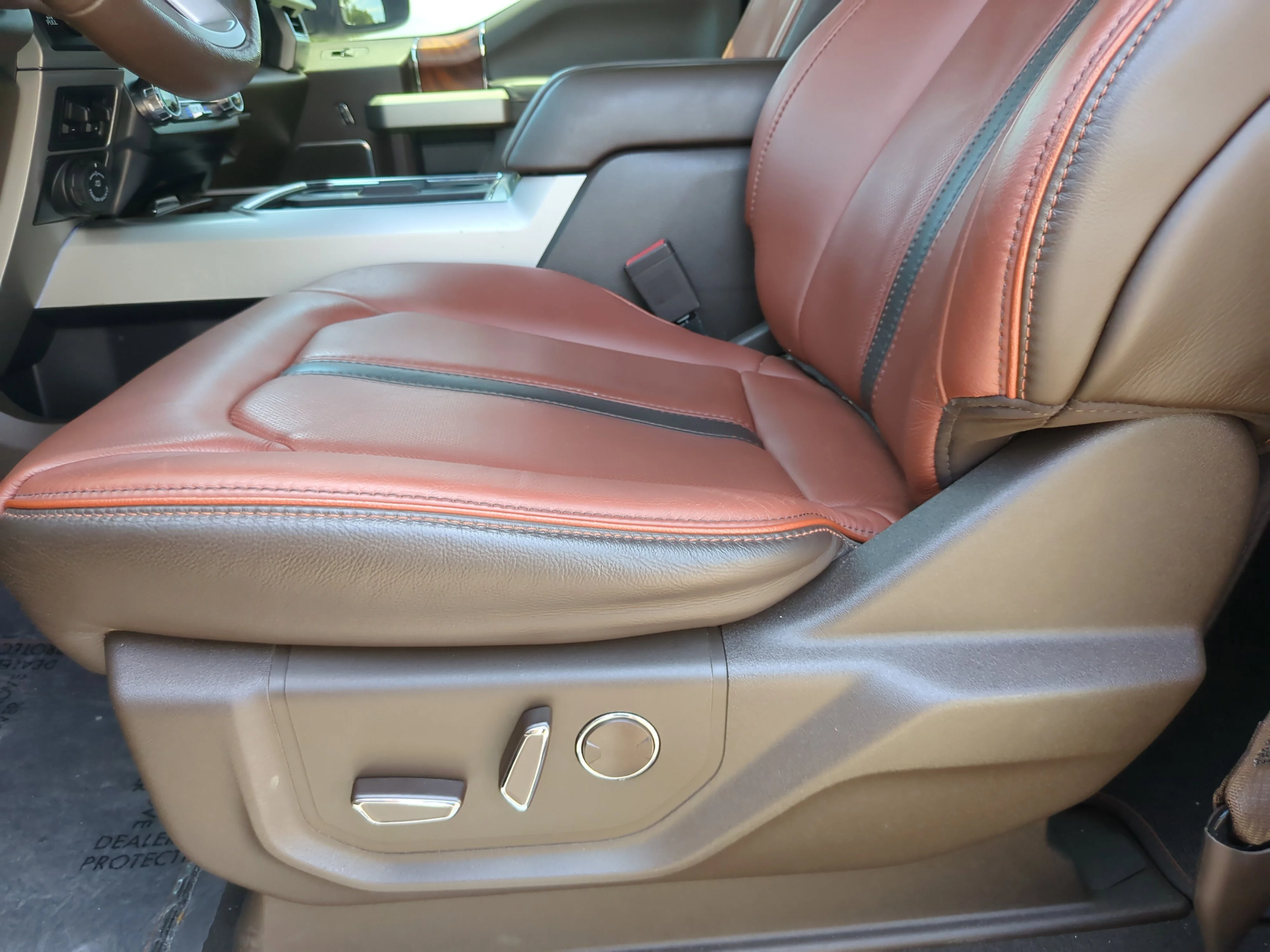 Used 2022 Agate Black Metallic Ford King Ranch image 21