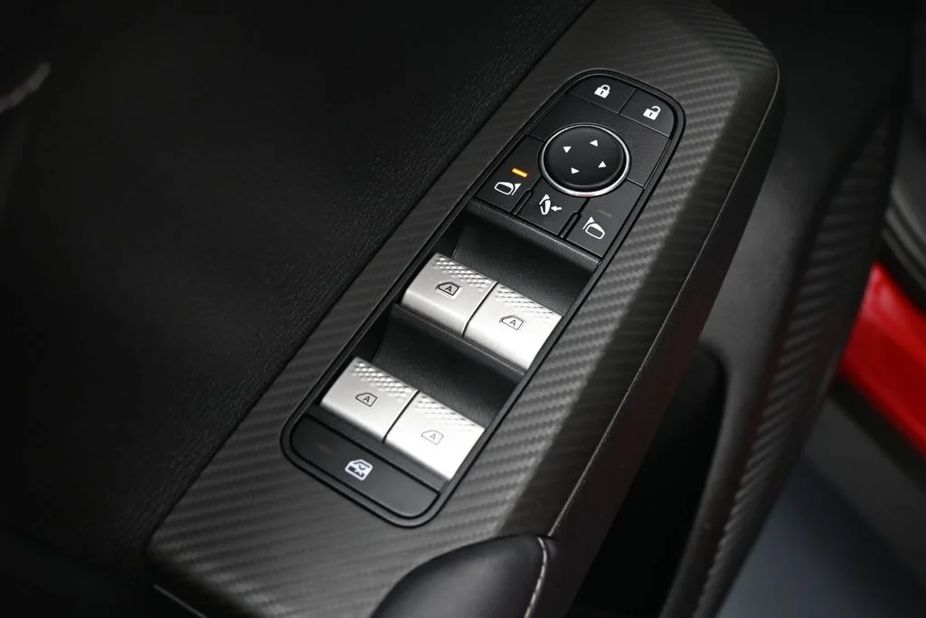 Used 2024 Red Mitsubishi SE Black Edition image 14