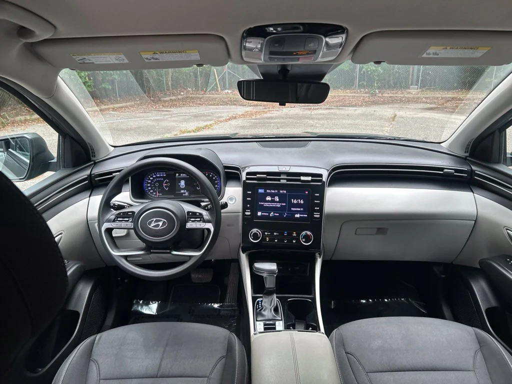 Used 2023 Gray Hyundai SEL image 29
