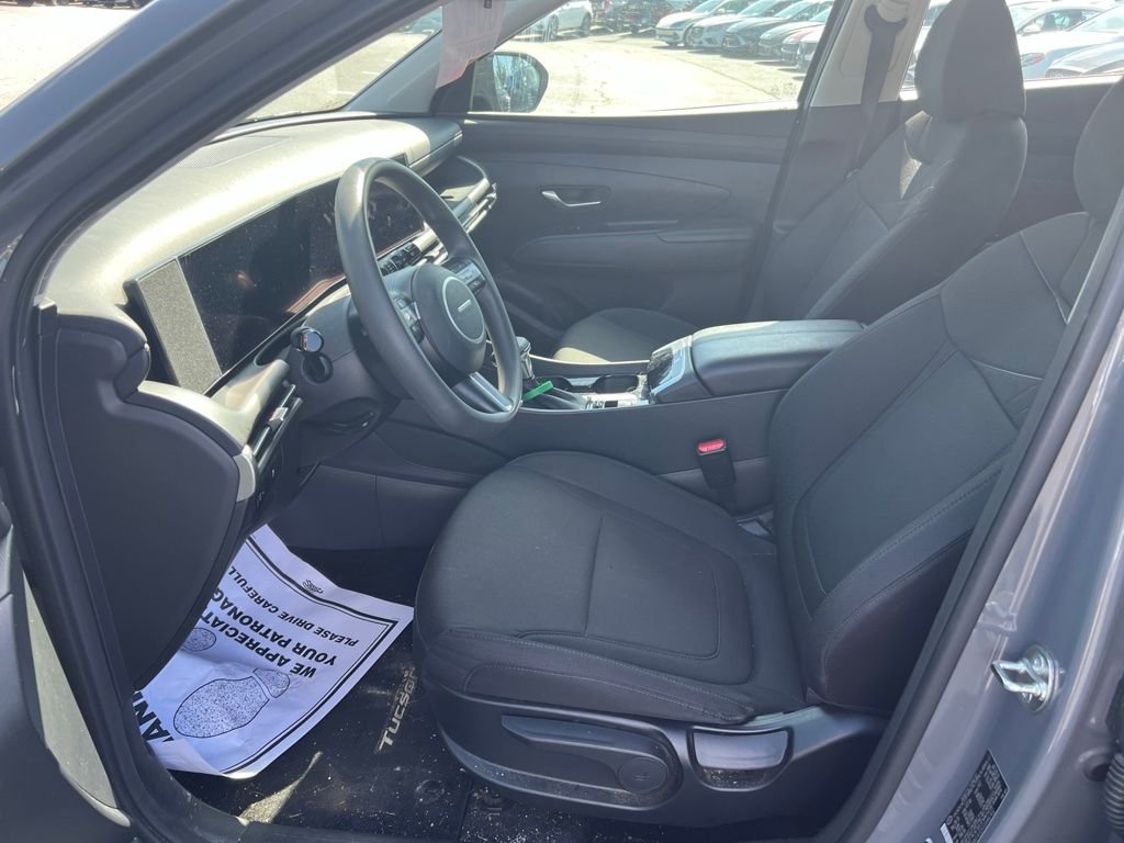 Used 2025 Gray Hyundai SE image 7