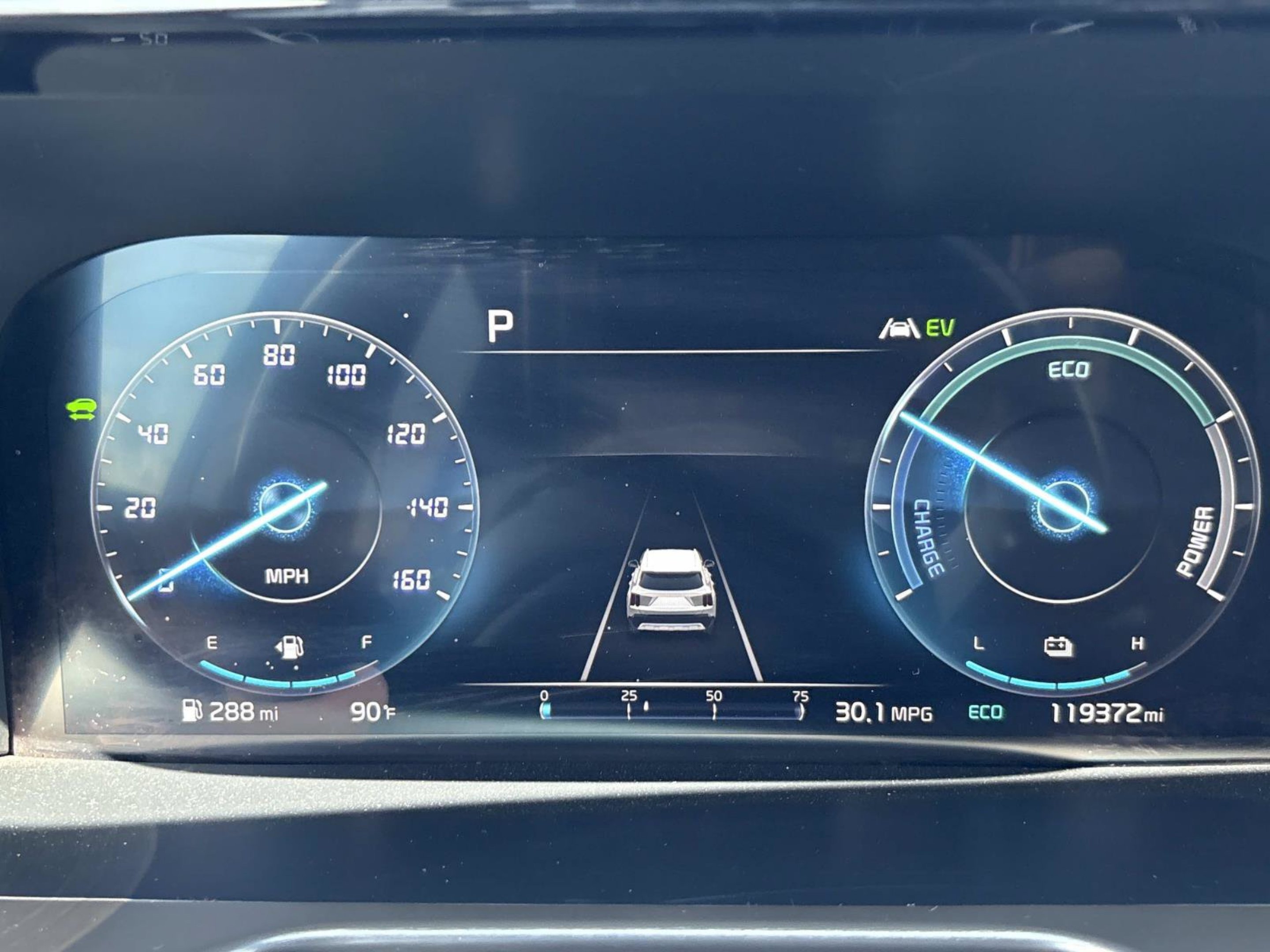 Used 2022 Silky Silver Kia SX Prestige image 32