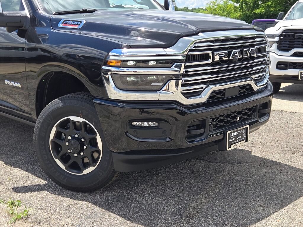 New 2026 Diamond Black Crystal Pearl-Coat Exterior Paint RAM Laramie image 3