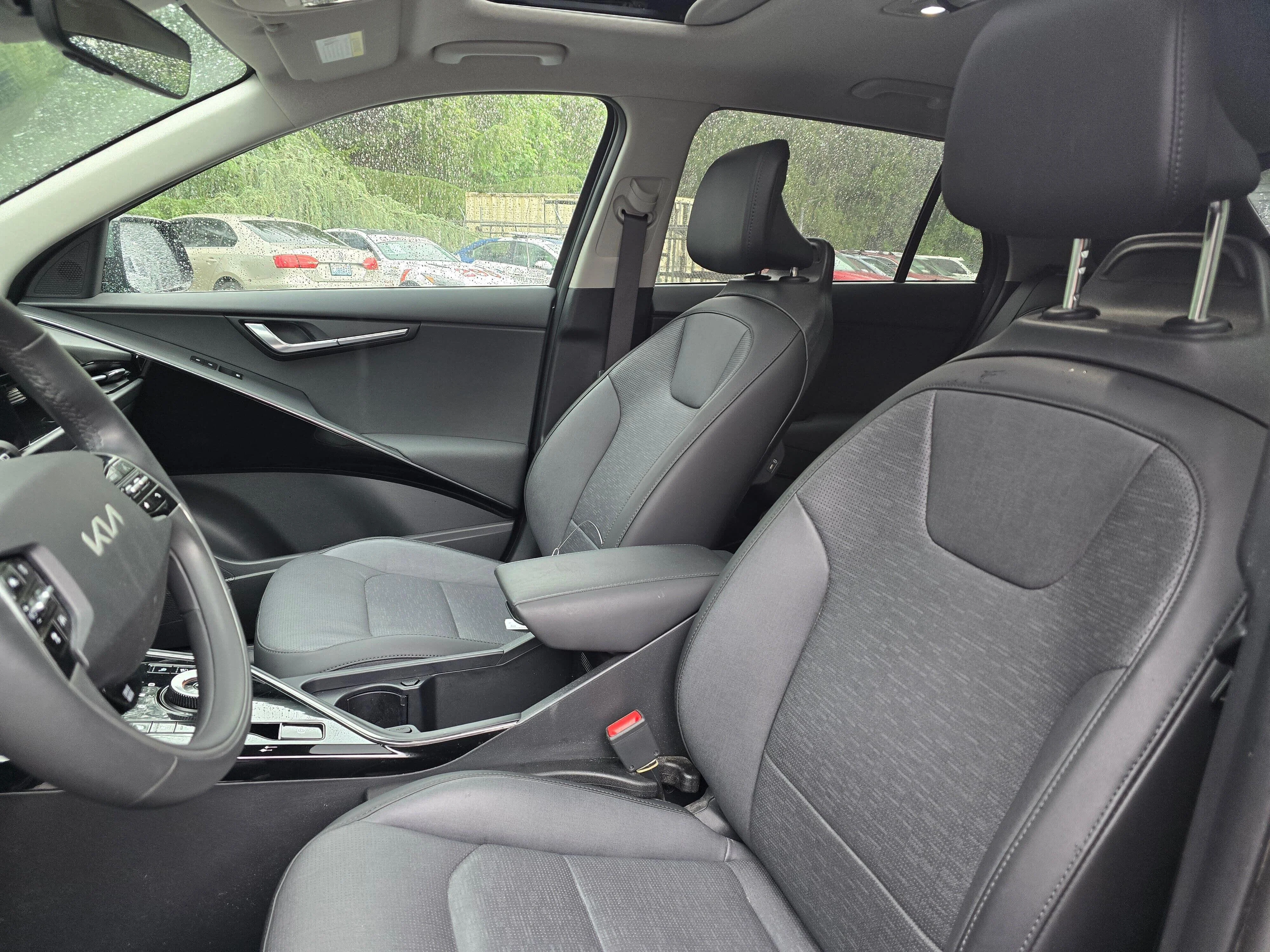 Certified Used 2023 Green Kia Wave image 12