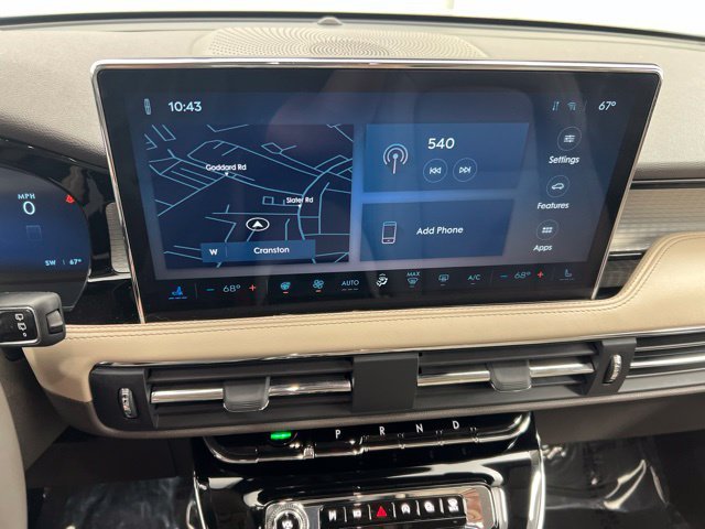 Used 2023 White Lincoln Standard image 18