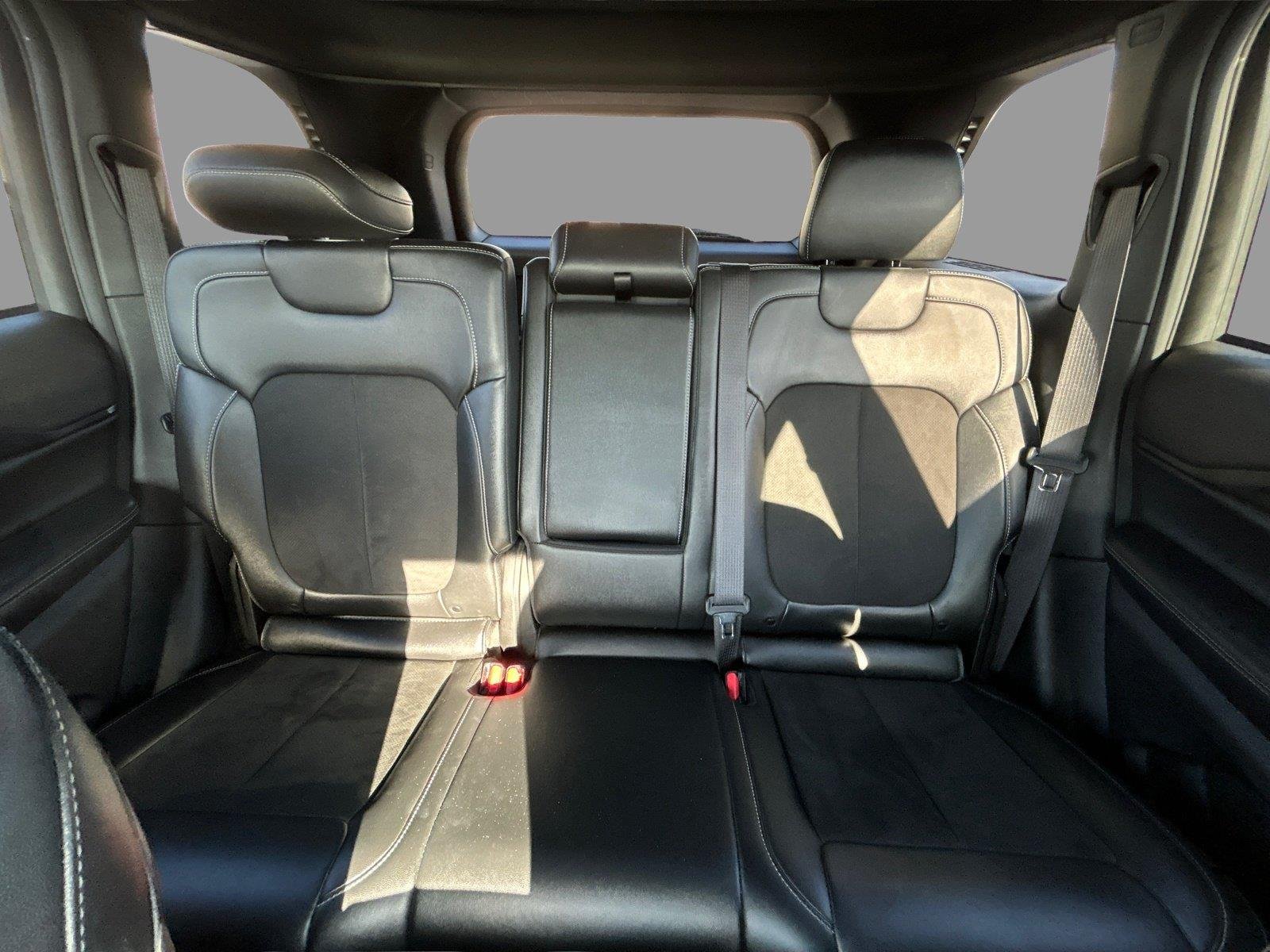 Used 2024 Diamond Black Crystal Pearlcoat Jeep Altitude image 31