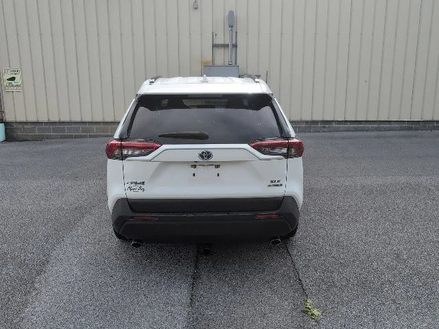 Used 2022 White Toyota XLE image 8