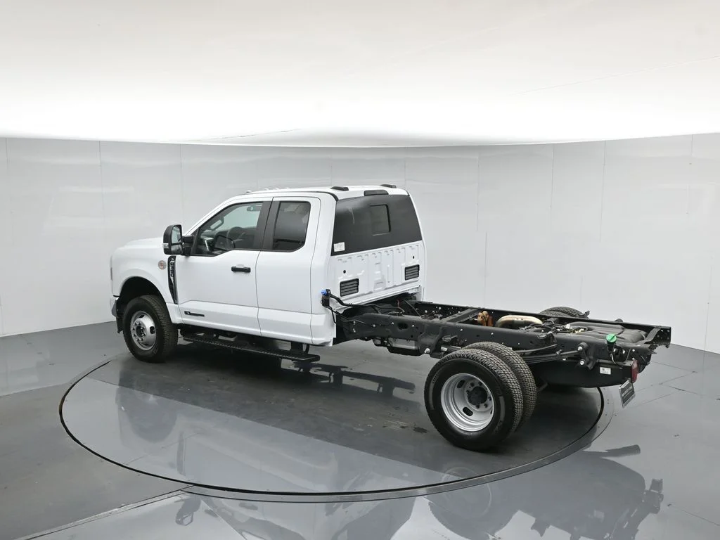 New 2025 White Ford XL image 38