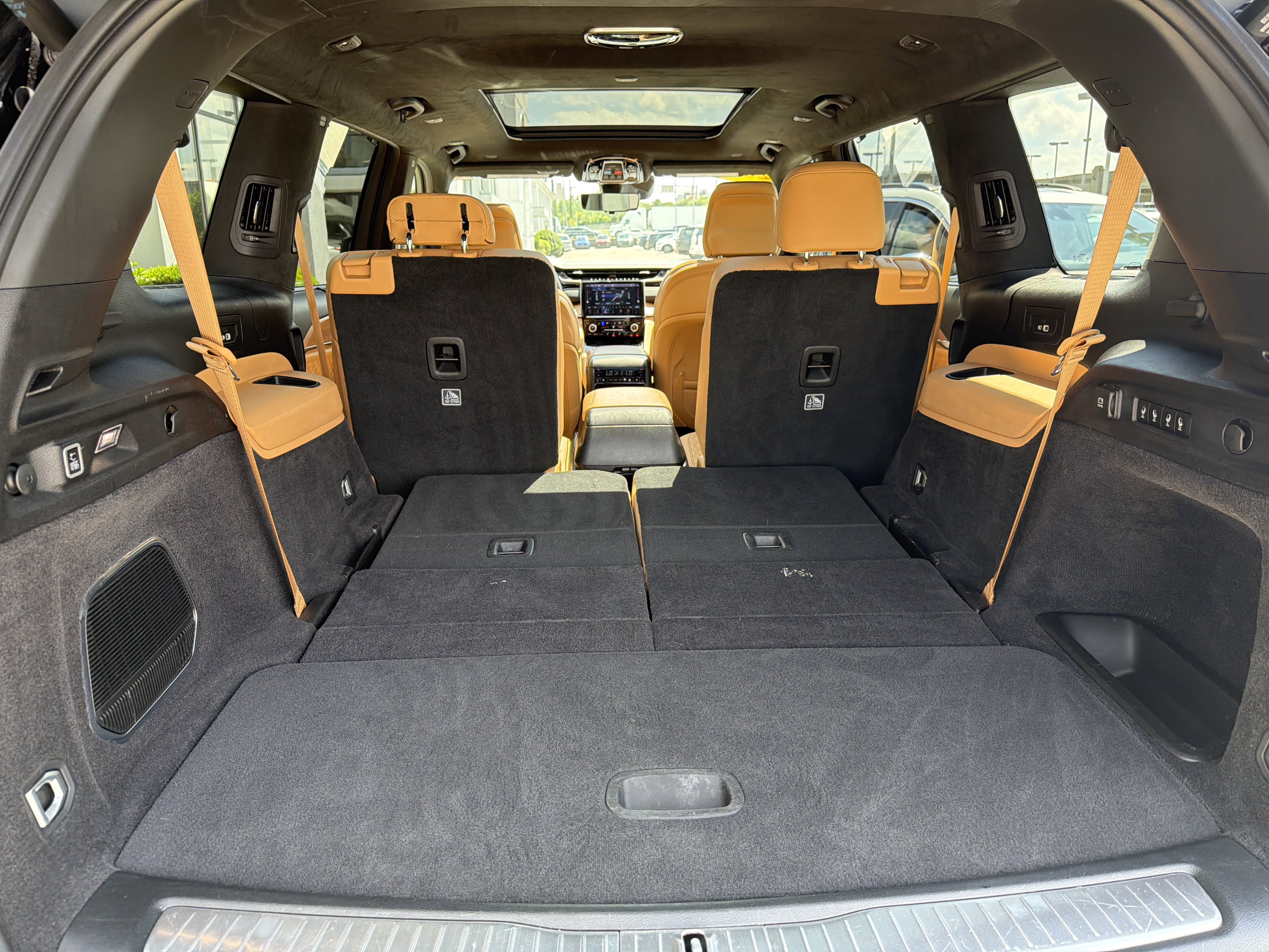 Used 2024 Diamond Black Crystal Pearlcoat Jeep Summit Reserve image 17