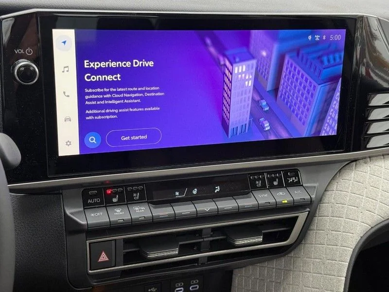 2026 Toyota Camry XLE - Photo 12