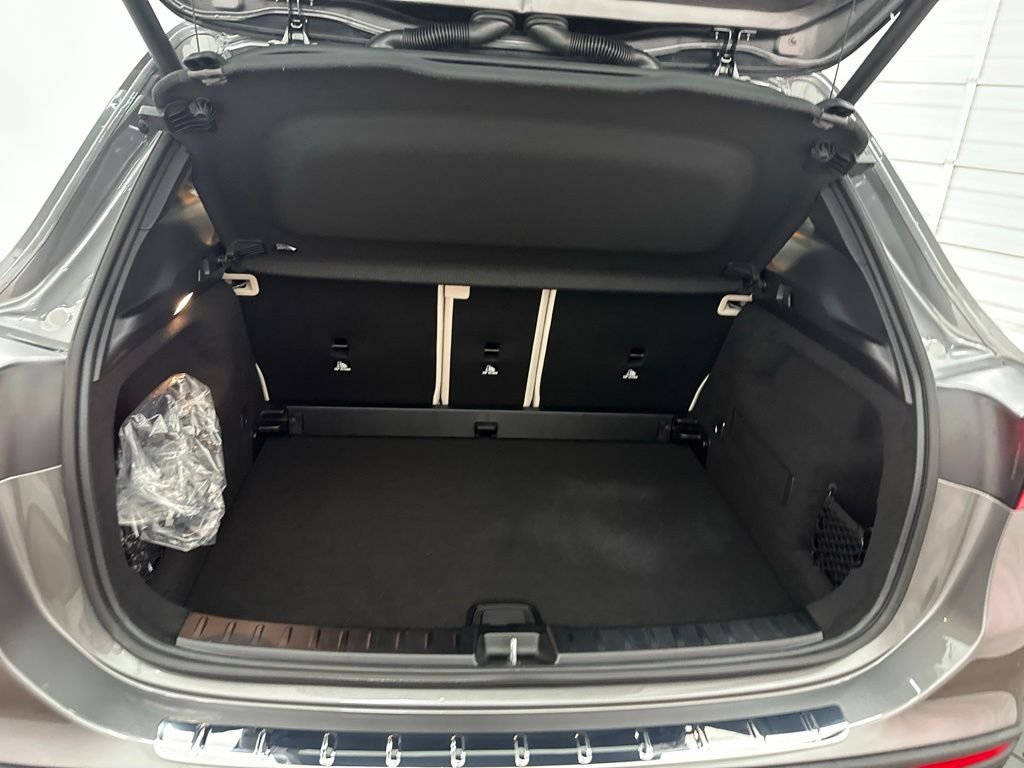 New 2026 Mountain Grey Metallic Mercedes-Benz GLA 250 image 28