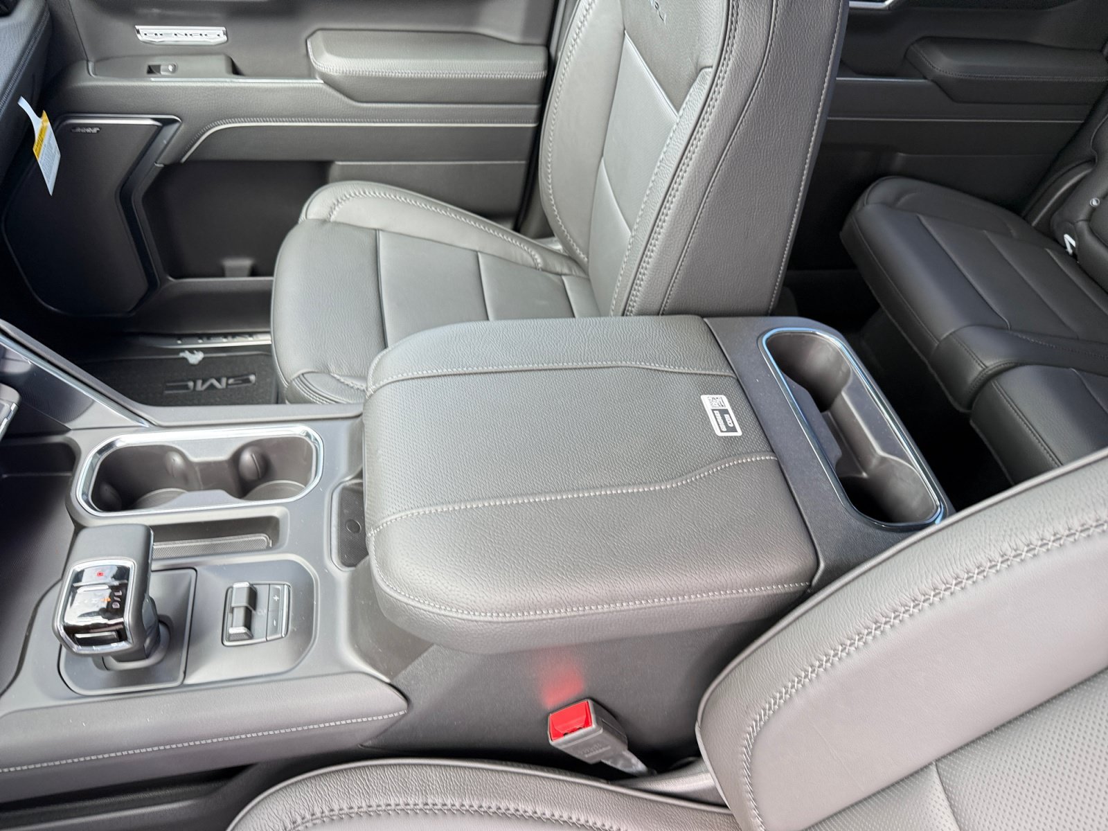 2026 GMC Sierra 1500 Denali - Photo 14