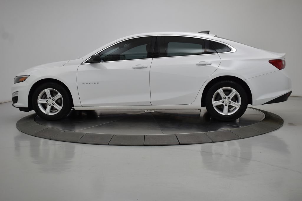 Used 2019 Summit White Chevrolet LS image 16