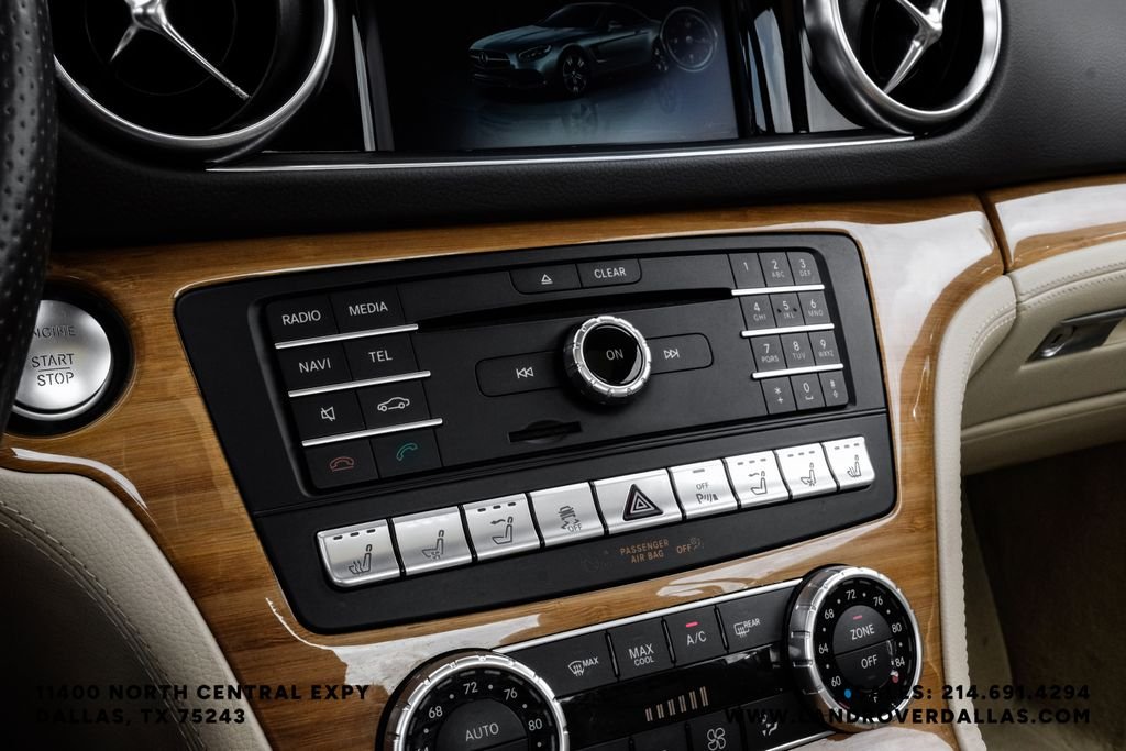 Used 2018 White Mercedes-Benz SL 550 image 27