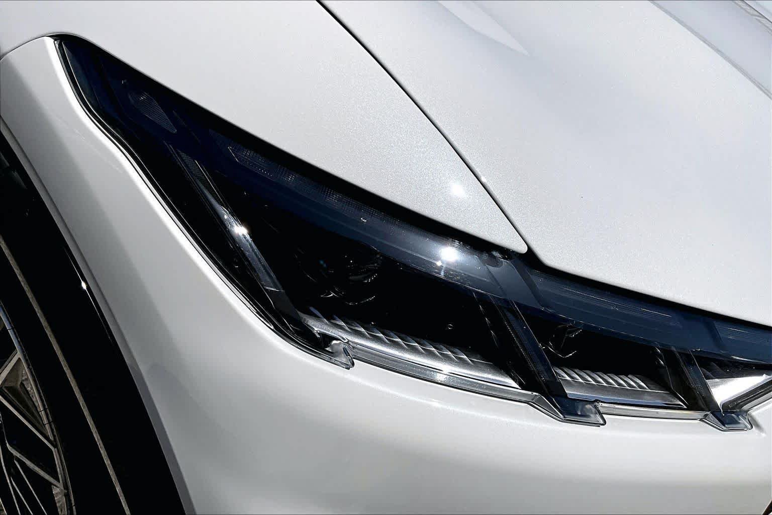 Used 2024 Star White Metallic Tri-Coat Ford Premium image 26