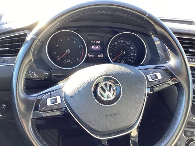 Certified Used 2019 Silk Blue Metallic Volkswagen 2.0T SE image 30