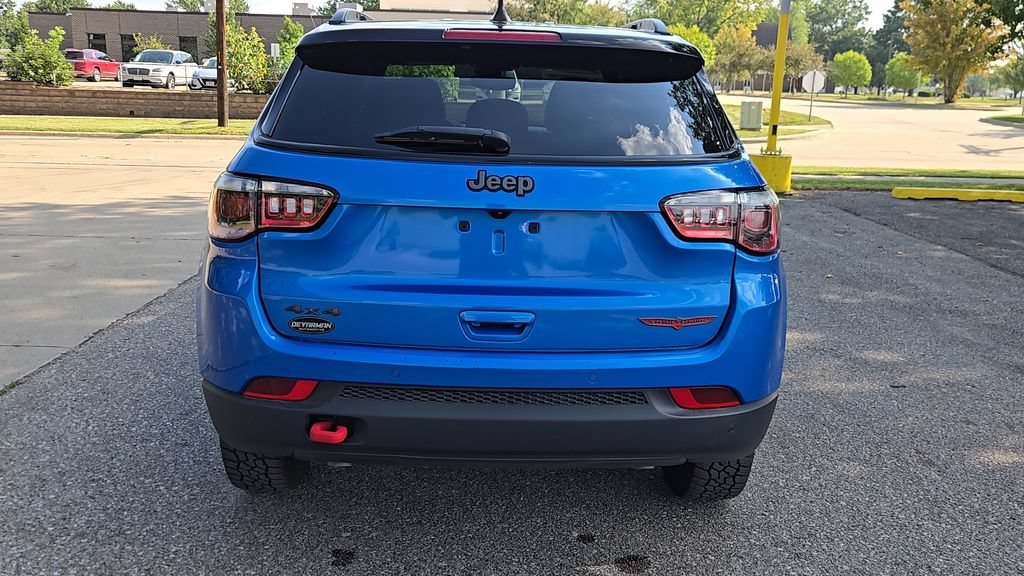 Used 2025 Hydro Blue Pearlcoat Jeep Trailhawk image 26