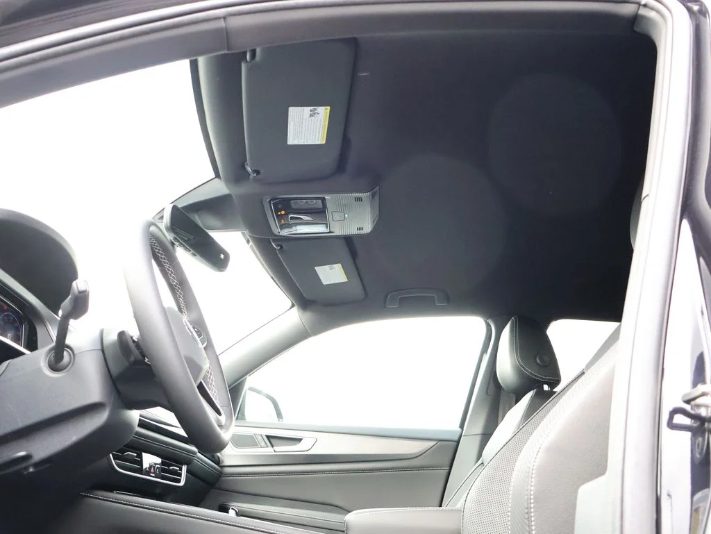 New 2026 Black Volkswagen 2.0T SE w/Technology image 32