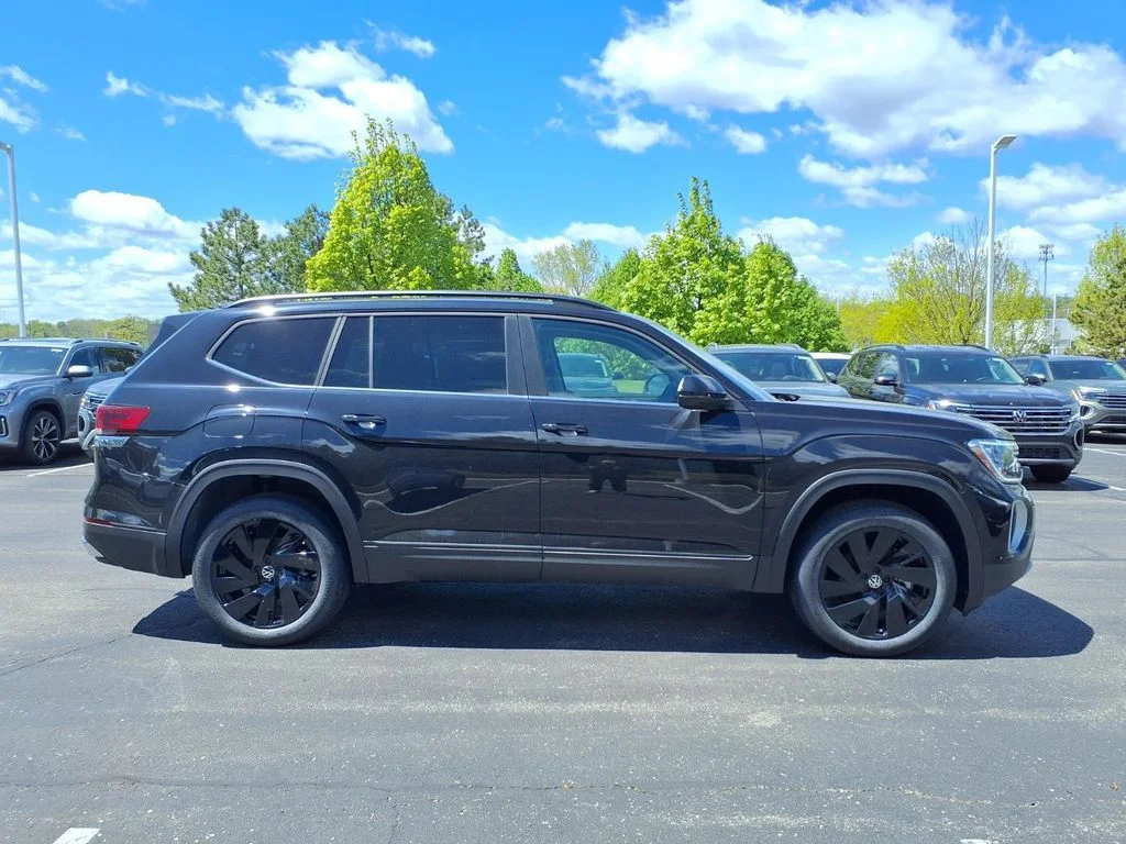 New 2026 Deep Black Pearl Volkswagen SE w/Technology image 3