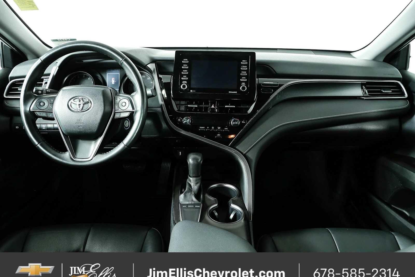 2024 Toyota Camry SE - Photo 18