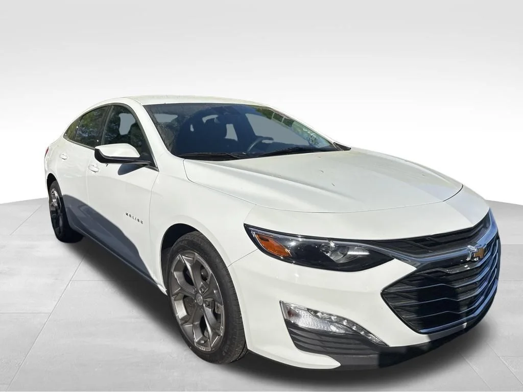 Used 2024 White Chevrolet LT image 3