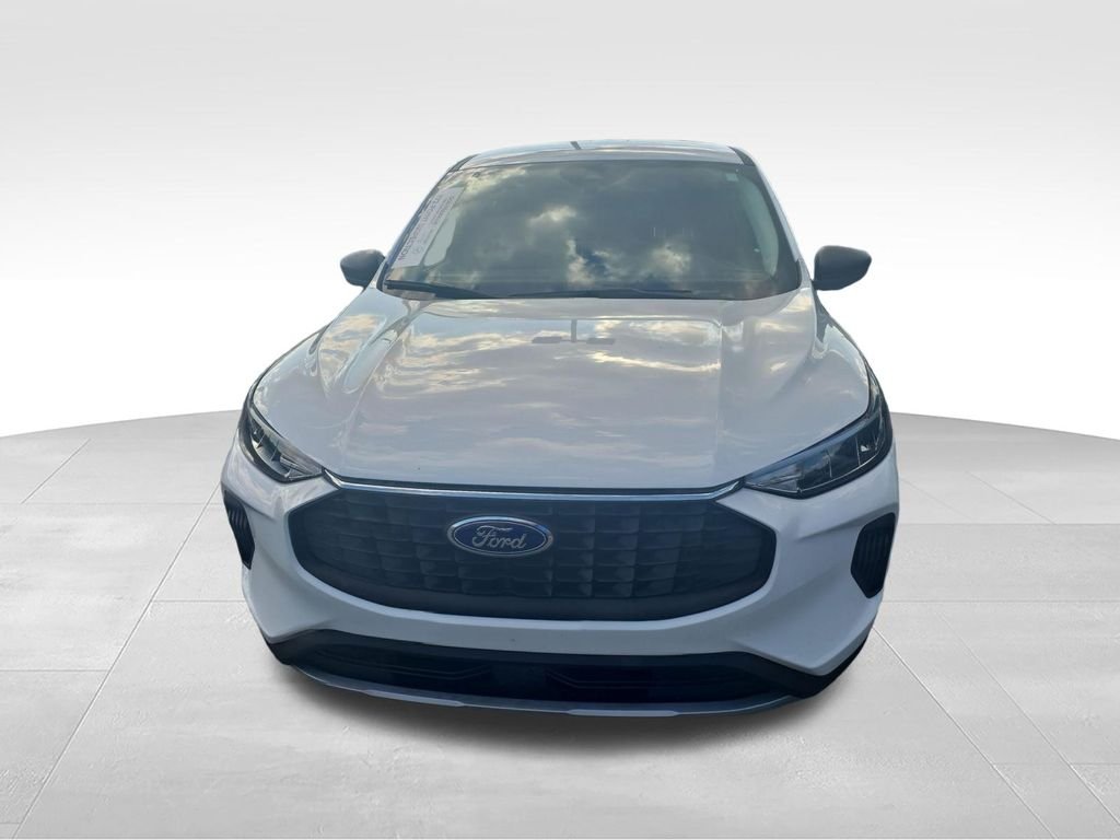 Used 2025 White Ford Active image 10