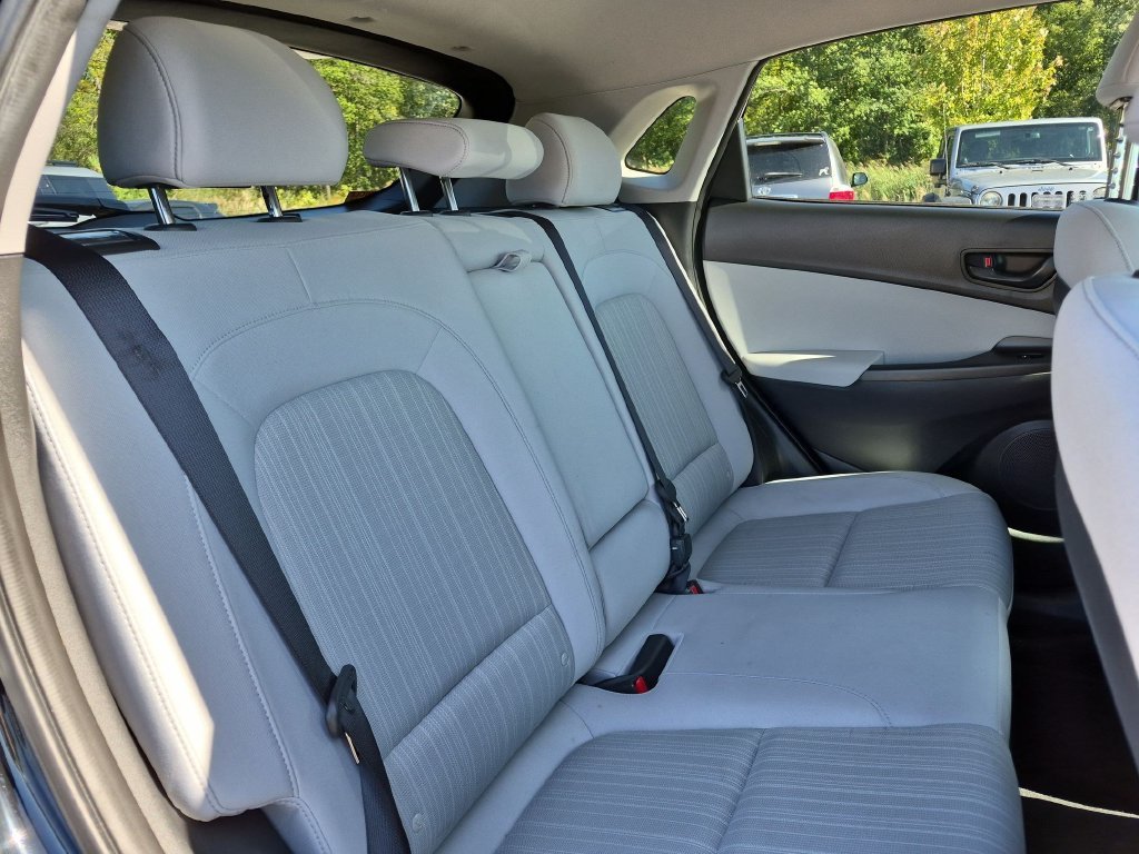 Used 2023 Black Hyundai SEL image 25