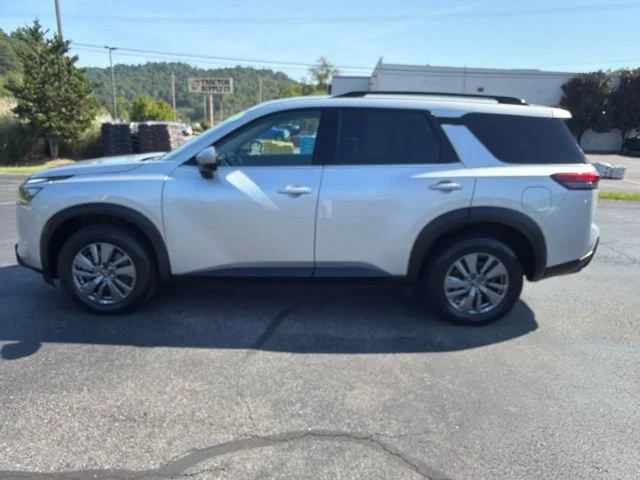 Used 2025 Silver Nissan SV image 10