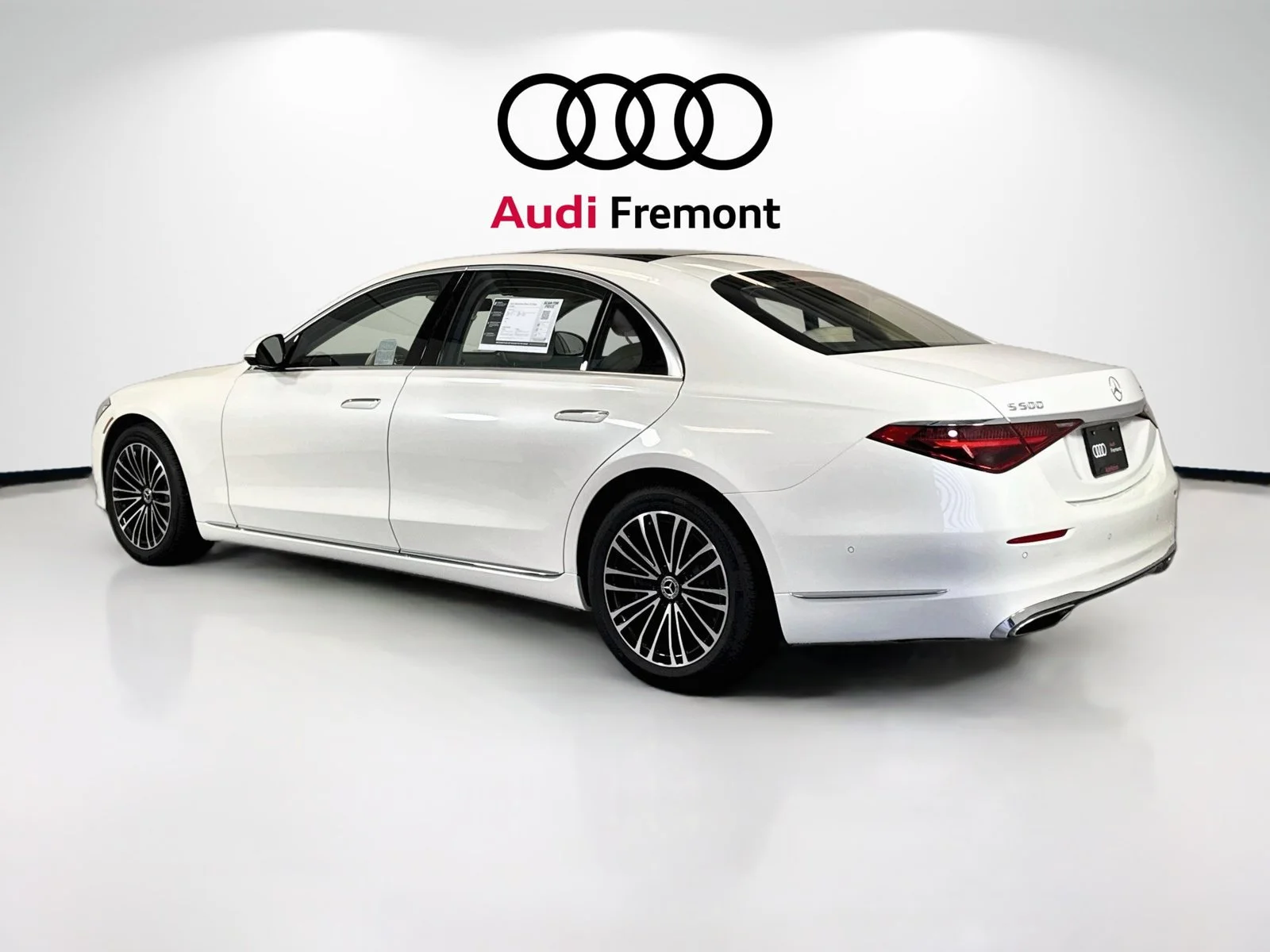 Used 2023 Manufaktur Diamond White Mercedes-Benz S 500 image 7