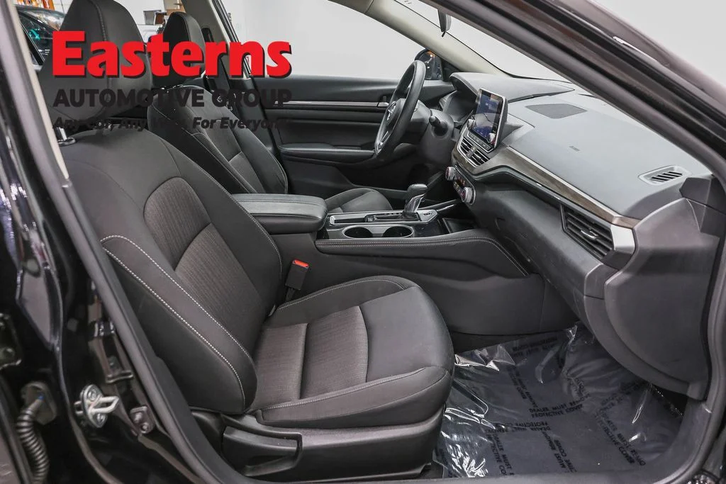 Used 2023 Black Nissan 2.5 SV image 24