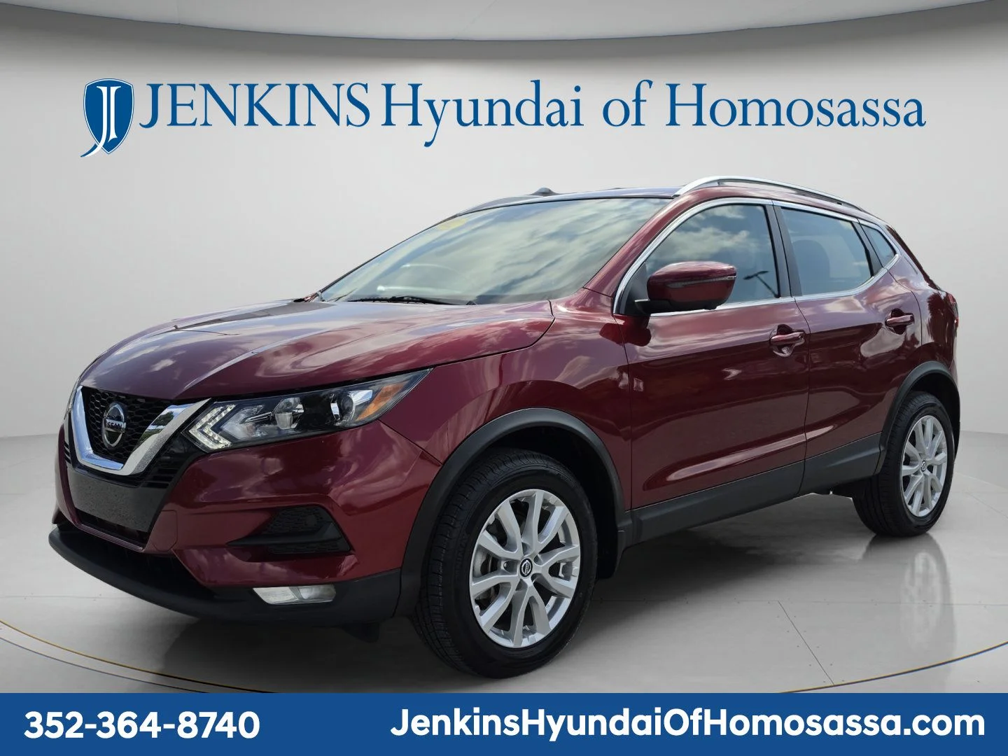 Used 2022 Red Nissan SV image 10