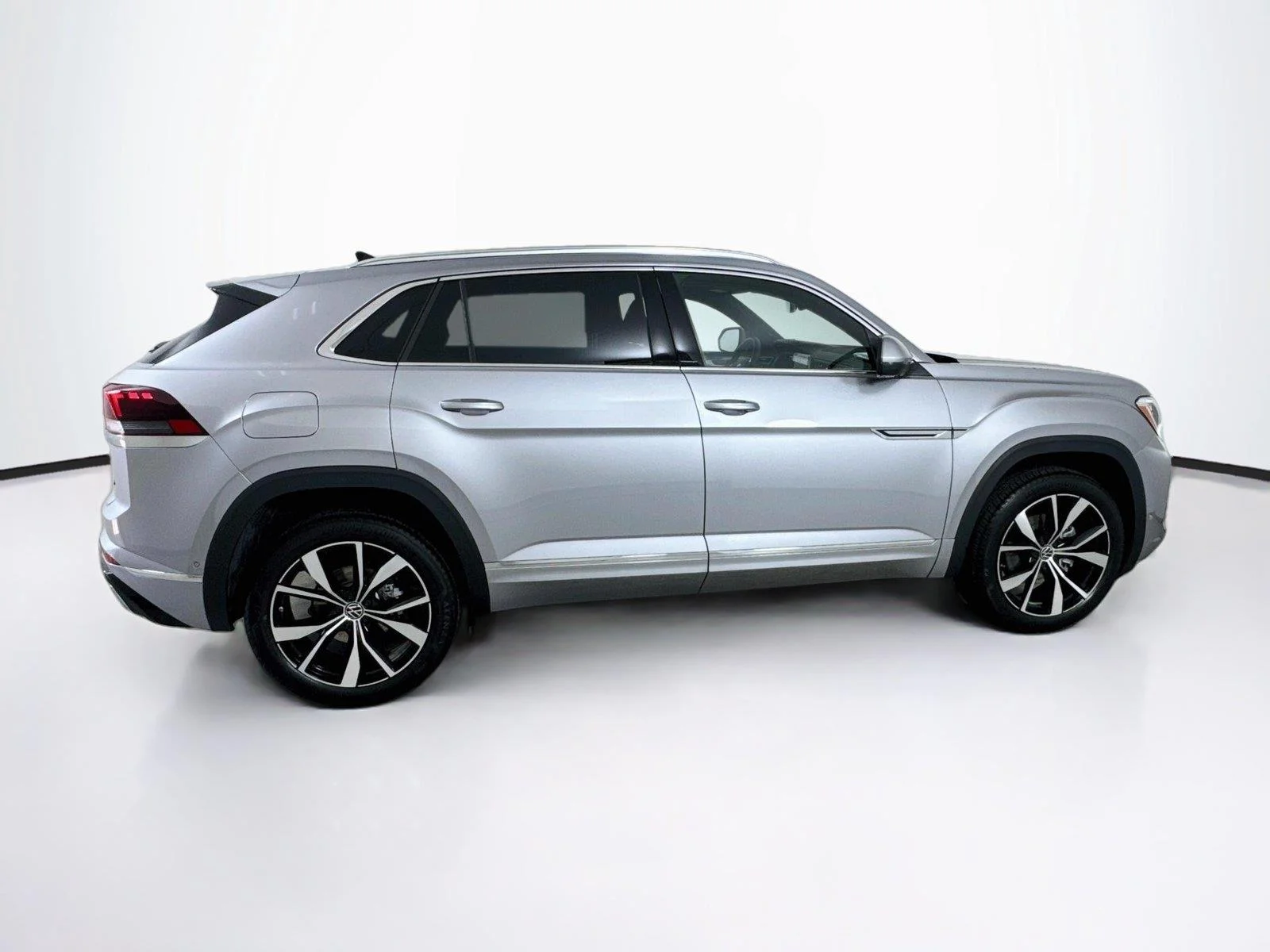 New 2026 Silver Mist Metallic Volkswagen 2.0T SEL Premium R-Line image 8