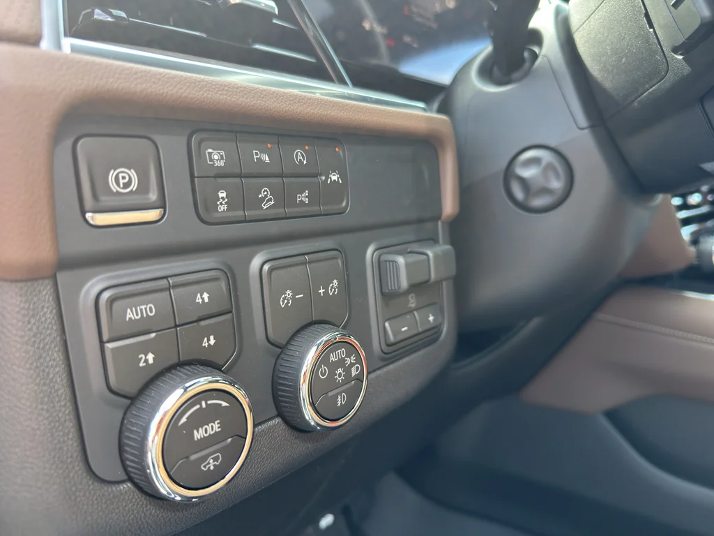 2026 Chevrolet Suburban High Country - Photo 15