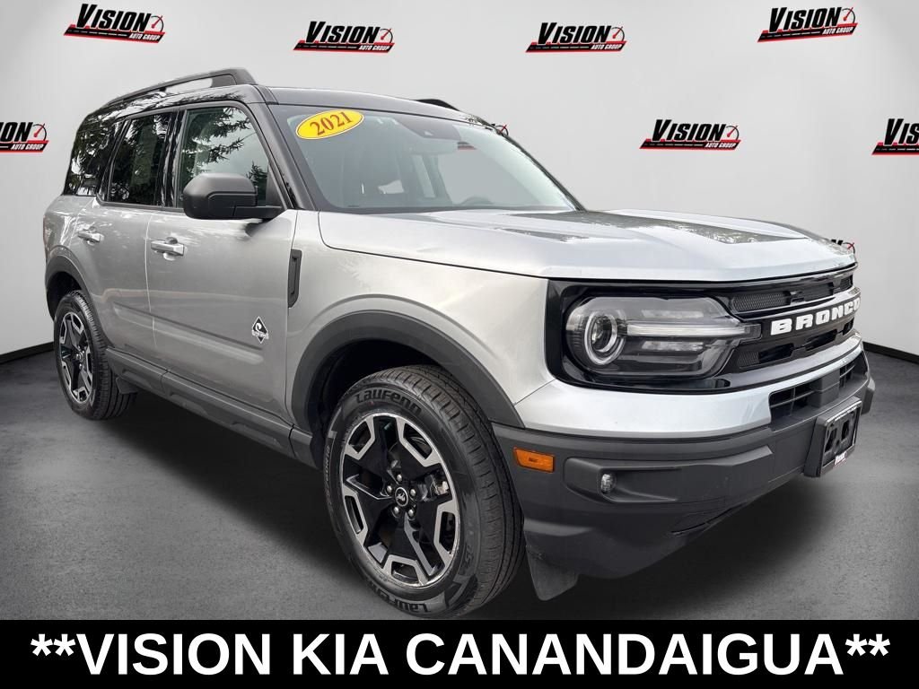 Used 2021 Silver Ford Outer Banks image 3