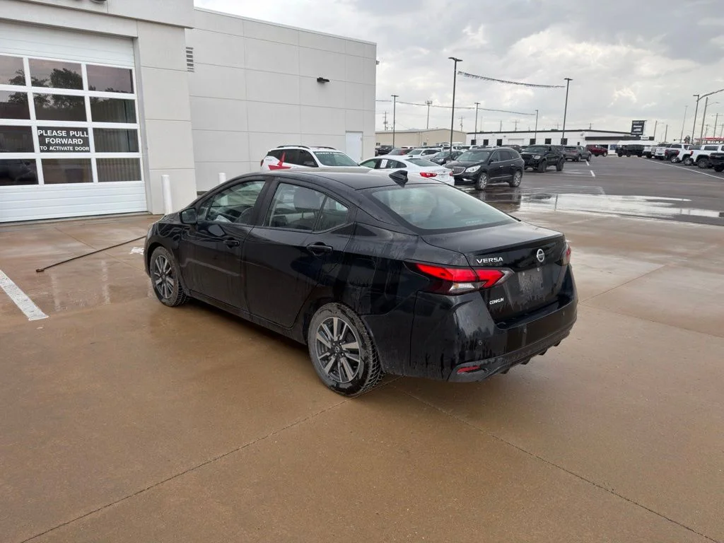 Used 2021 Black Nissan 1.6 SV image 6