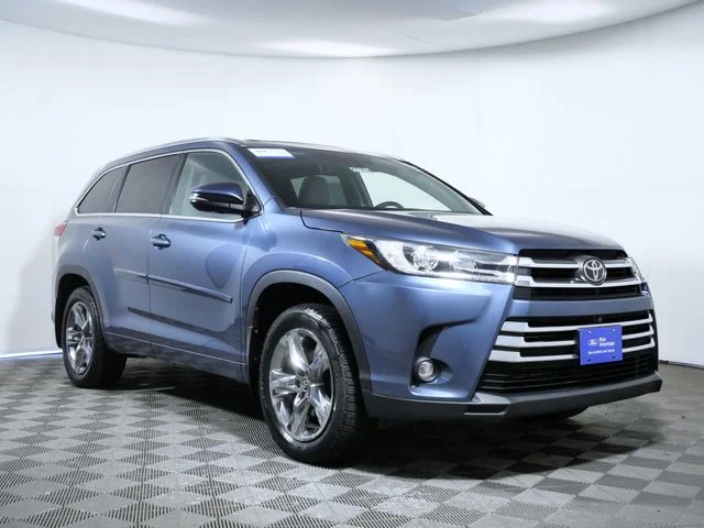 Used 2019 Toyota Highlander Limited Platinum with VIN 5TDDZRFH8KS738069 for sale in Apple Valley, Minnesota