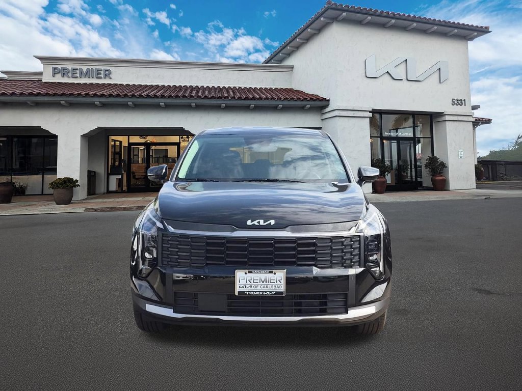 New 2027 Fusion Black Kia LX image 3