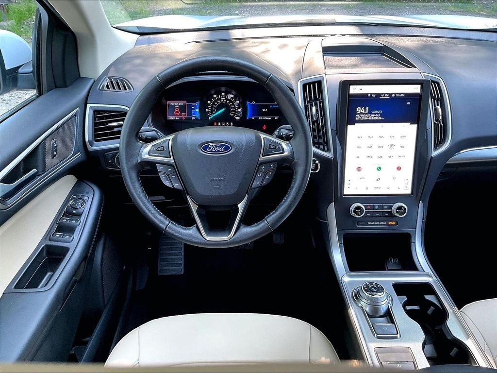 Used 2022 White Ford SEL image 17