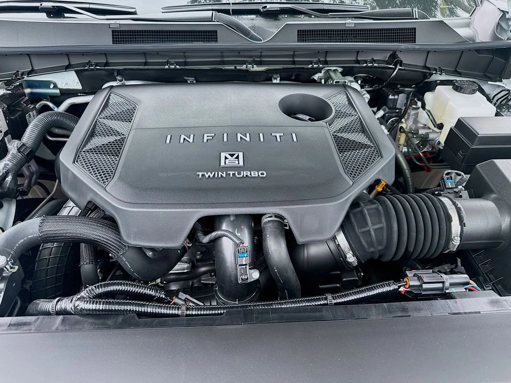 New 2026 RADIANT WHITE INFINITI Luxe 4WD image 33