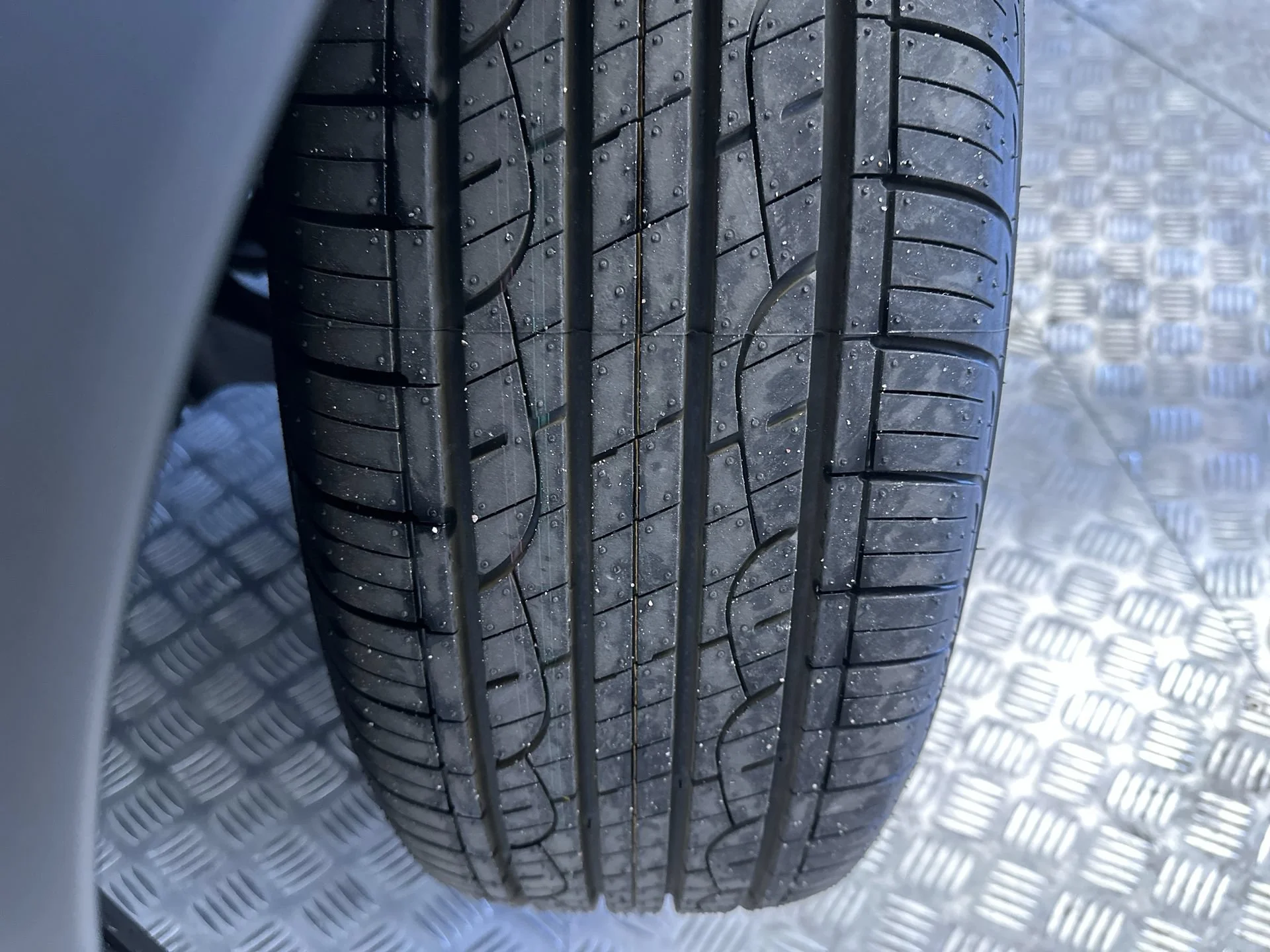 New 2026 Alloy Silver Metallic Mitsubishi LE image 24