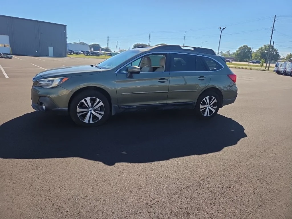 Used 2018 Green Subaru 2.5i image 4