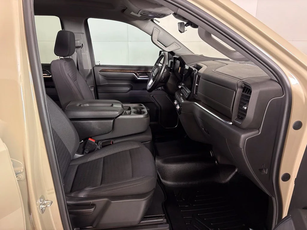 Used 2022 Beige GMC Elevation image 22