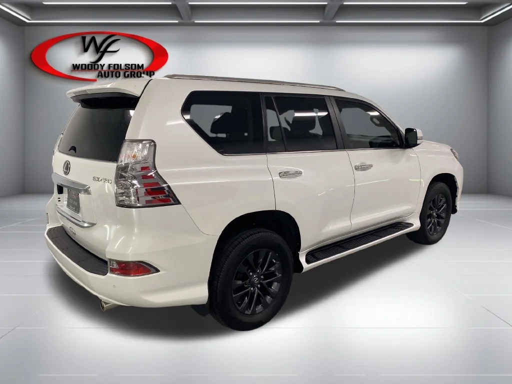 Used 2022  Lexus 460 image 6